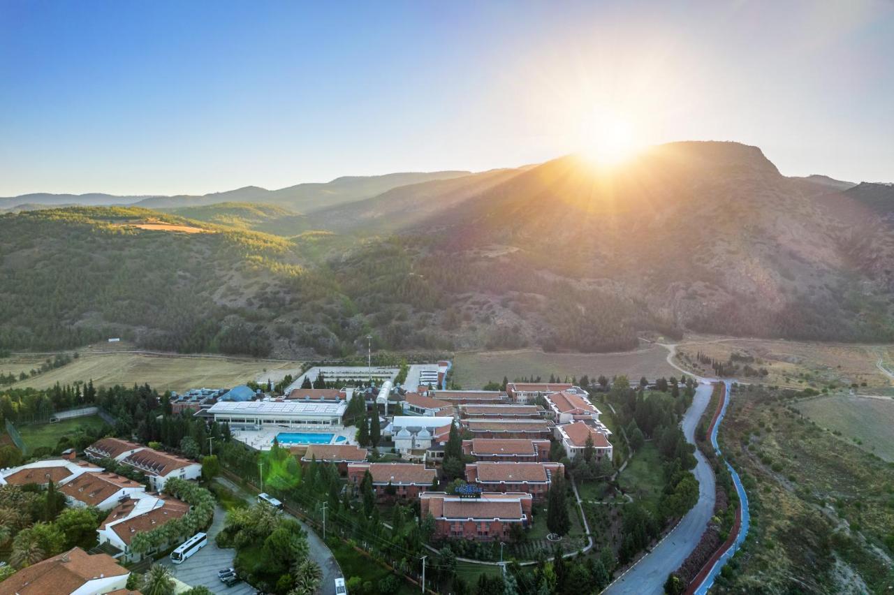Spa Hotel Colossae Thermal Karahayit  Exteriér fotografie Aerial view of the campus