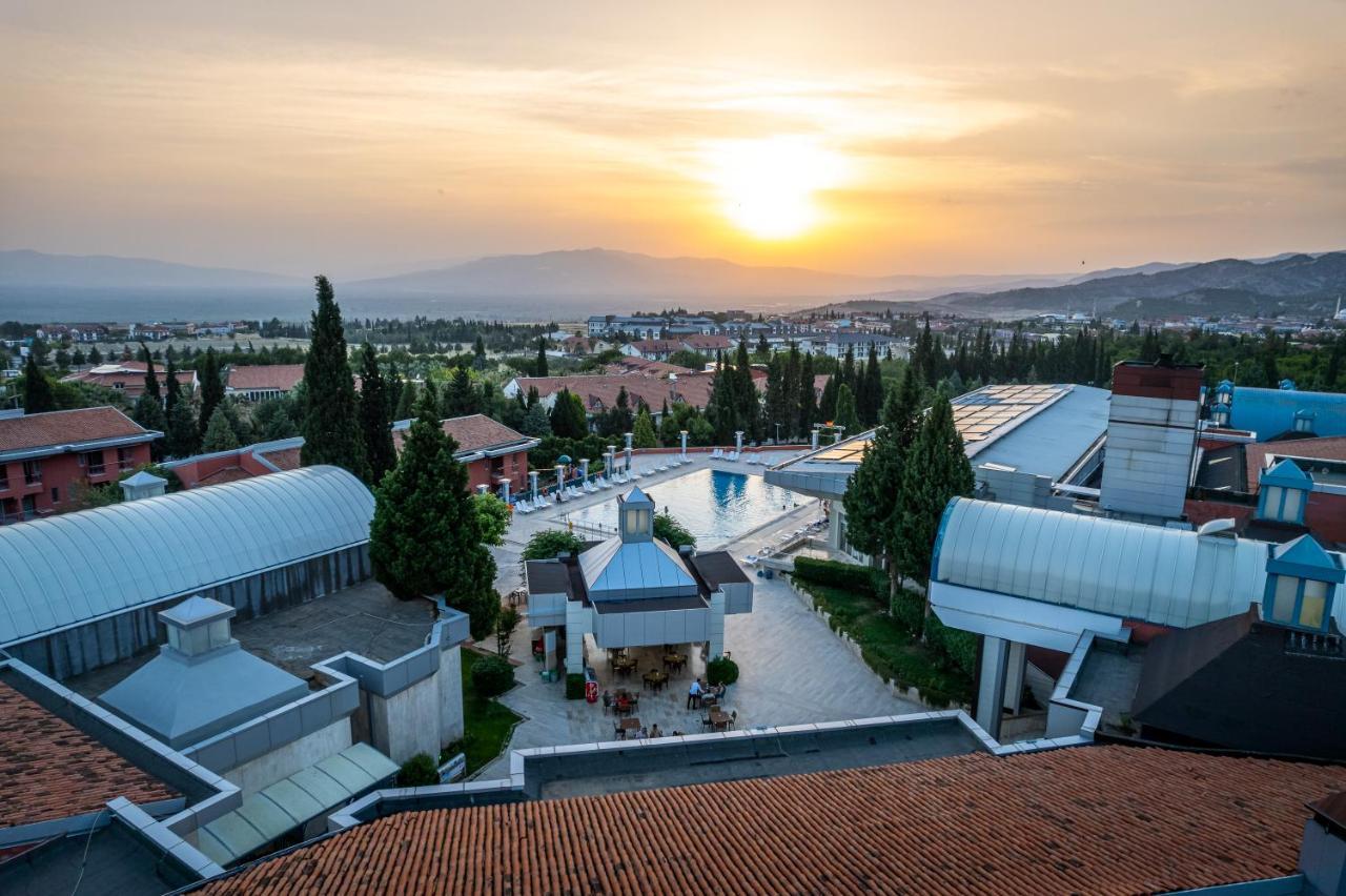 Spa Hotel Colossae Thermal Karahayit  Exteriér fotografie The University of Patras